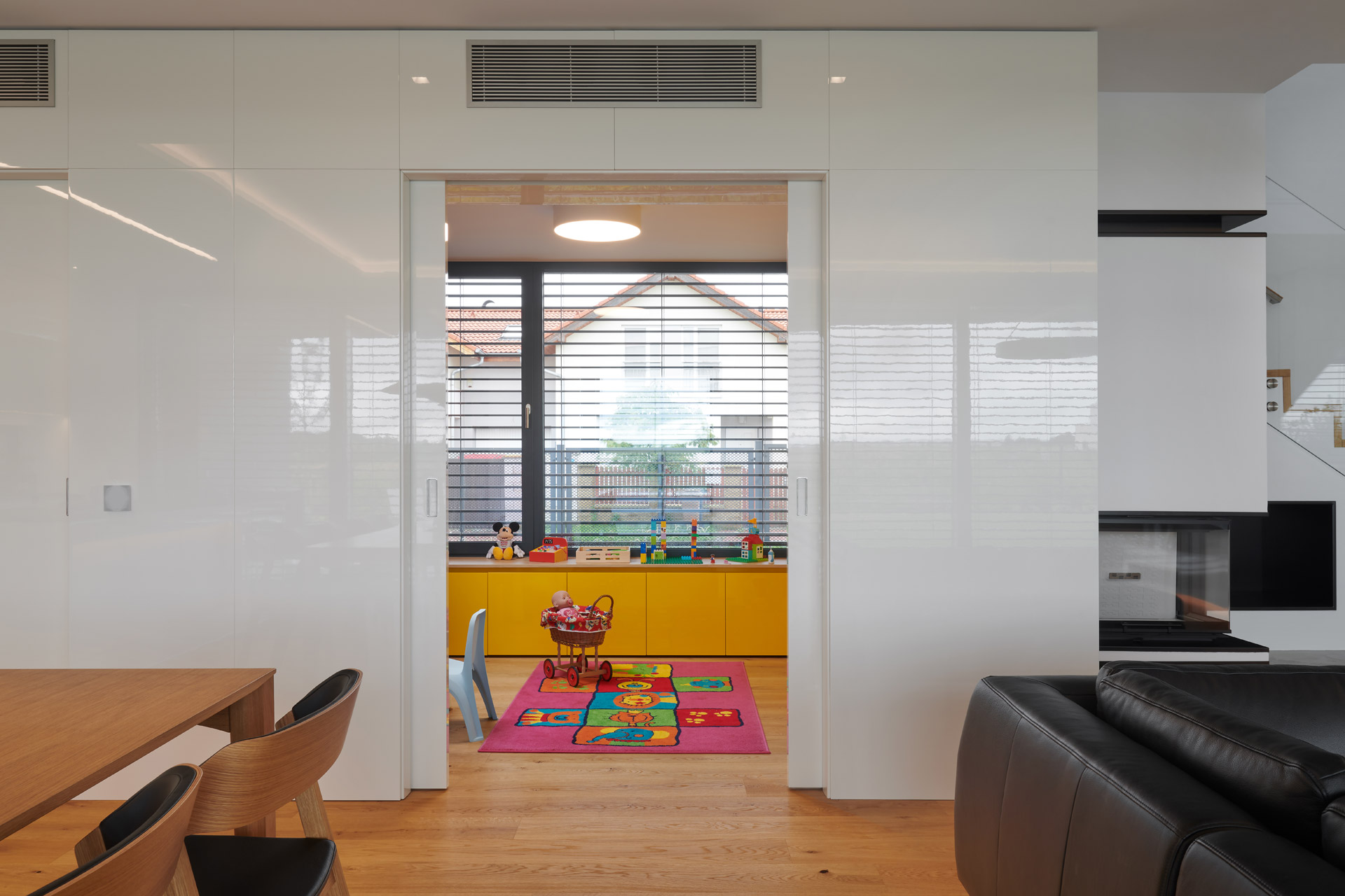Hanák nábytek Moderní dům Ukázka realizace Interiér Dětský pokoj Dveře